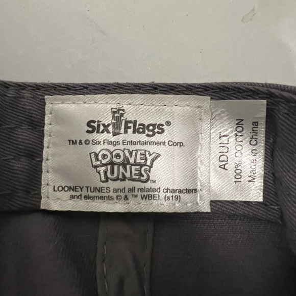 Six Flags - Looney Tunes - Baseball Caps for Men - Picture 6 of 8